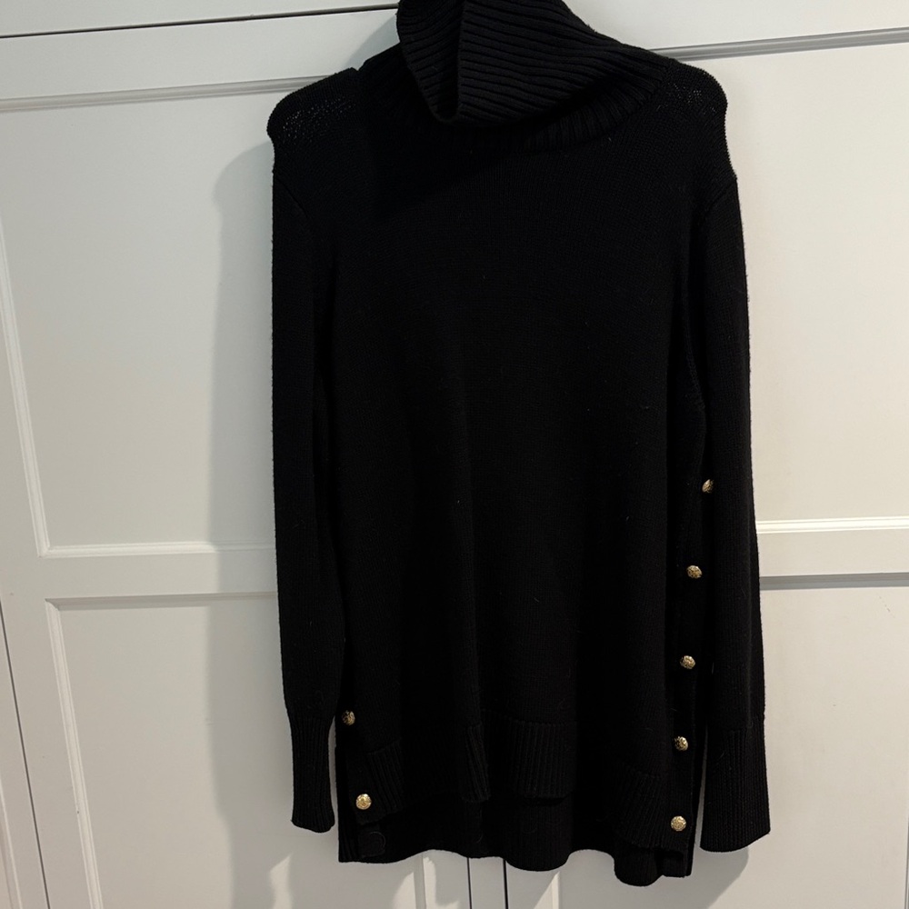 Tuckernuck Black Turtleneck Sweater with Gold Buttons - Large
